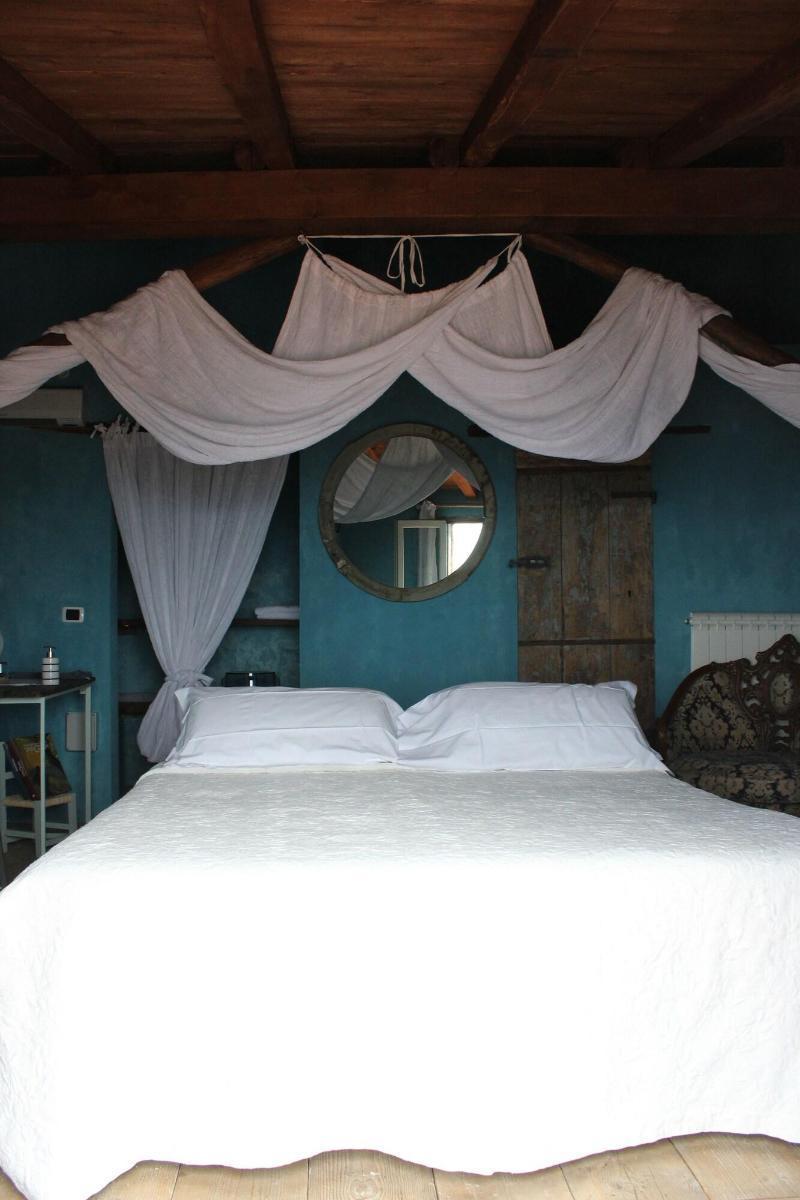 San Martino Rooms & Breakfast บอร์จิโอแวเรซซี ภายนอก รูปภาพ